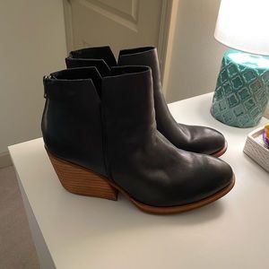 Kirk Ease Chandra Bootie